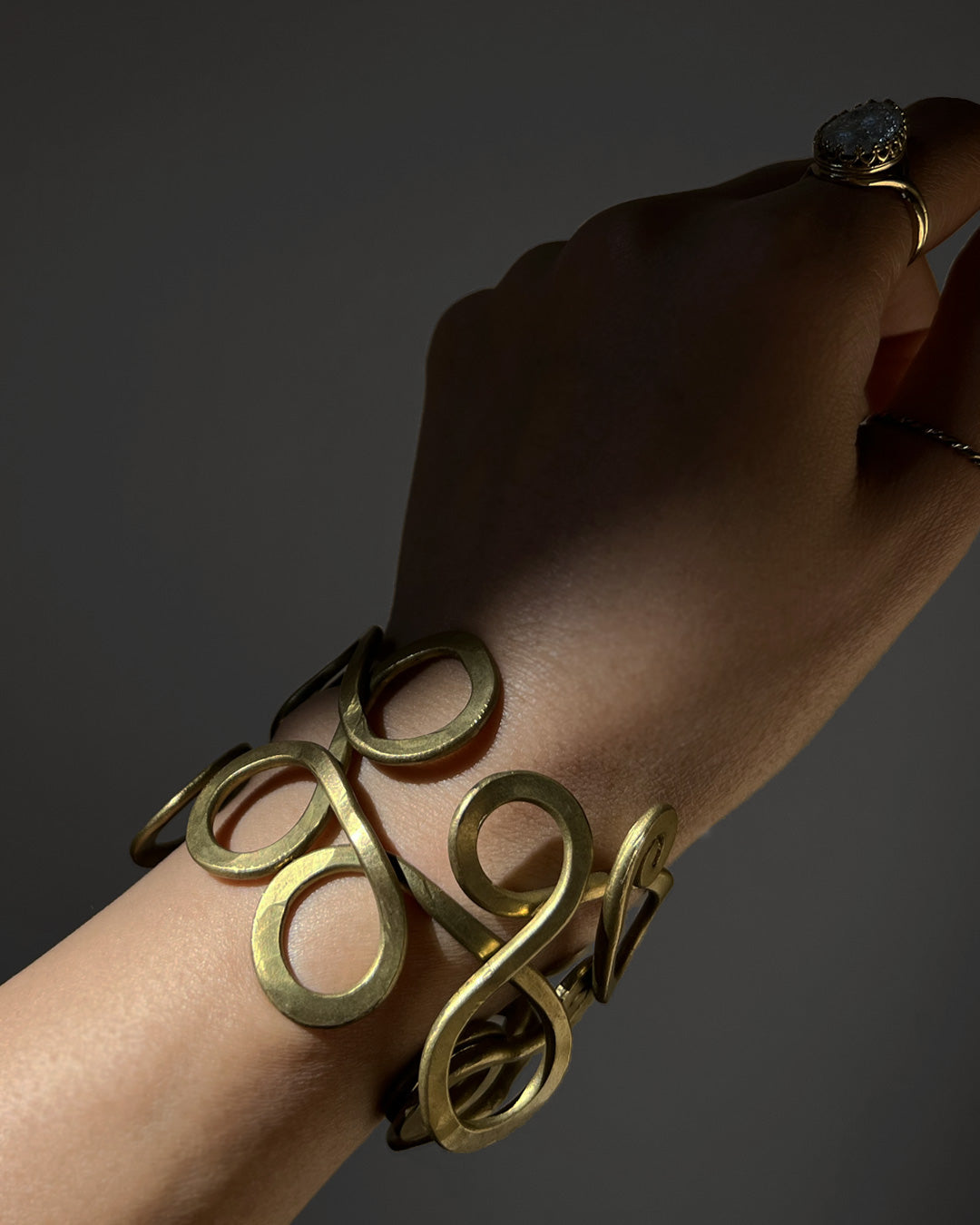 t11−01−506 アラベスクワイドバングル【たゆや】【011】