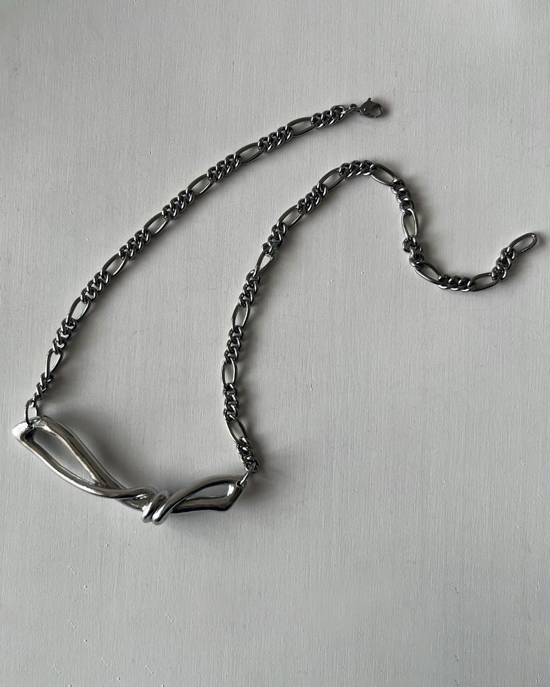 s13−02−503 ツイストリボンチョーカー【Sato Hatakeyama】【013】