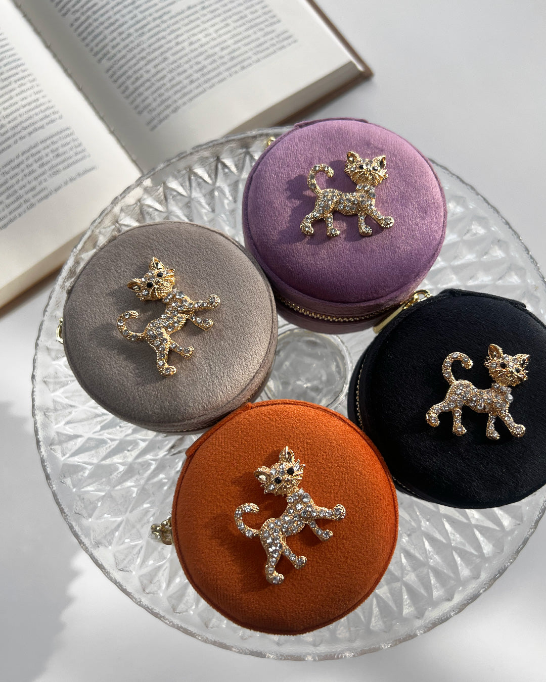 a1-06-502「Walking CATビジュー」サークルジュエリーBOX【※宅配便発送のみ】【Atelier Chouette】【001】