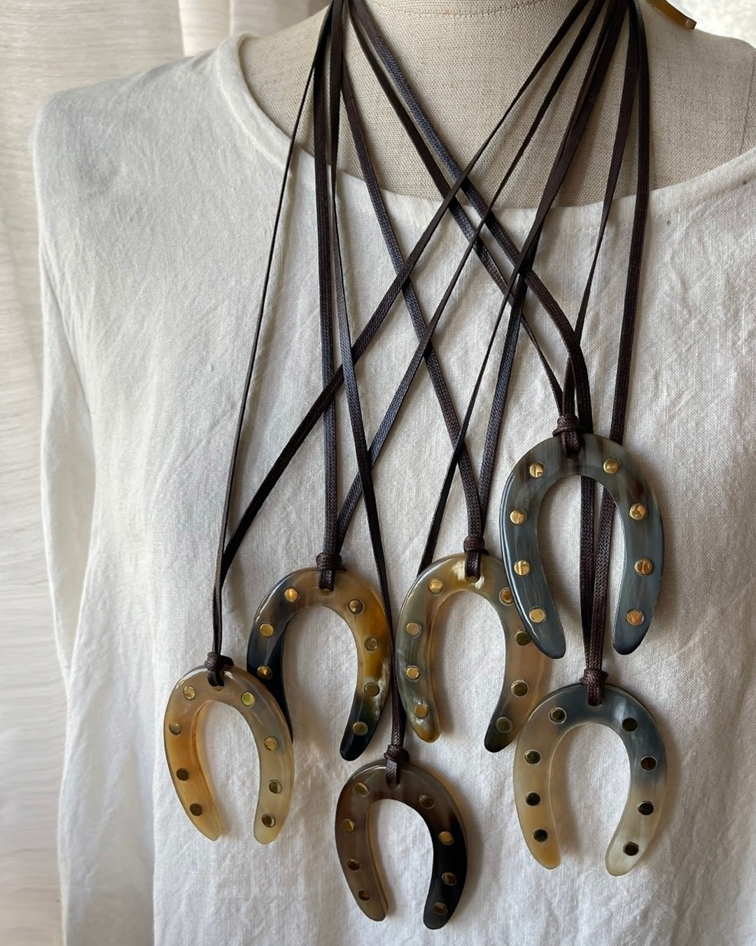 b3-01-502 馬蹄モチーフ水牛ネックレス【Big Land】【003】